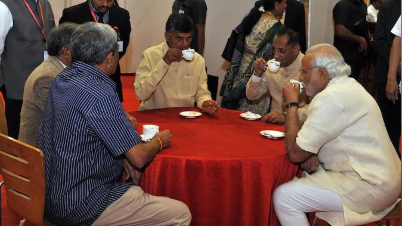 PM Modi and Chandrababu Naidu enjoying Araku coffee