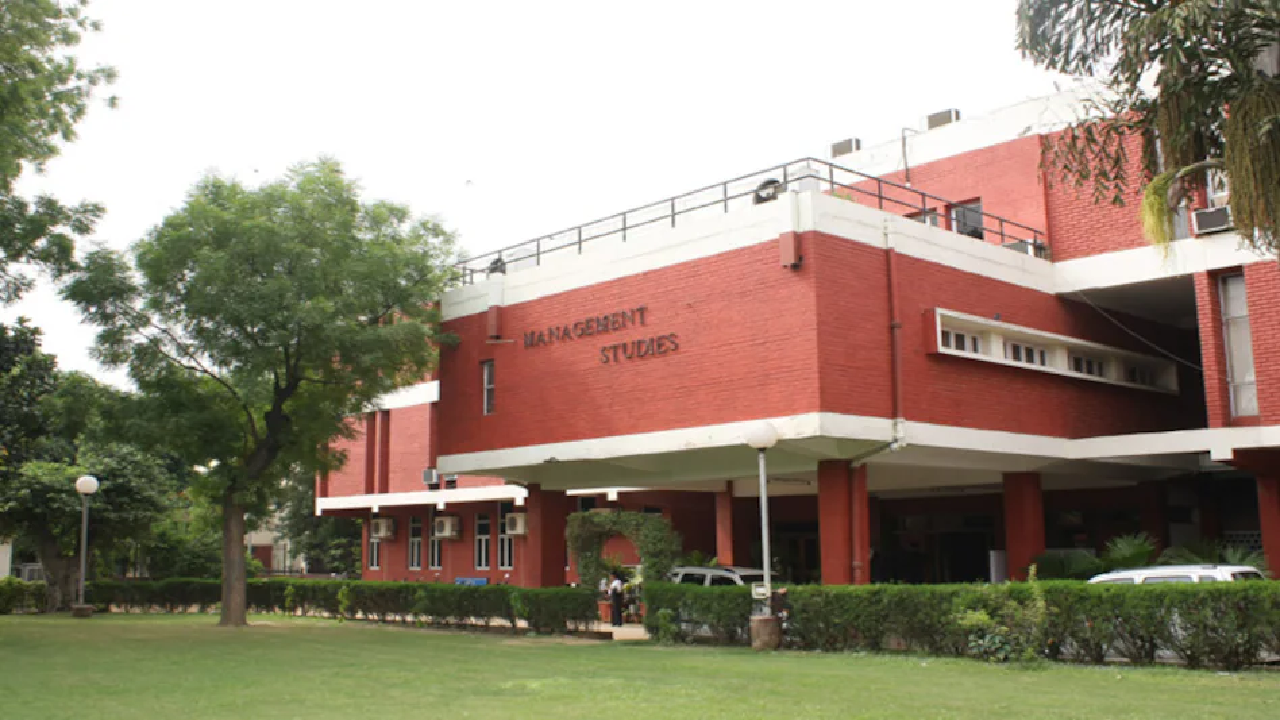 First-Year Students at DU's Management School Allege Harassment by Seniors