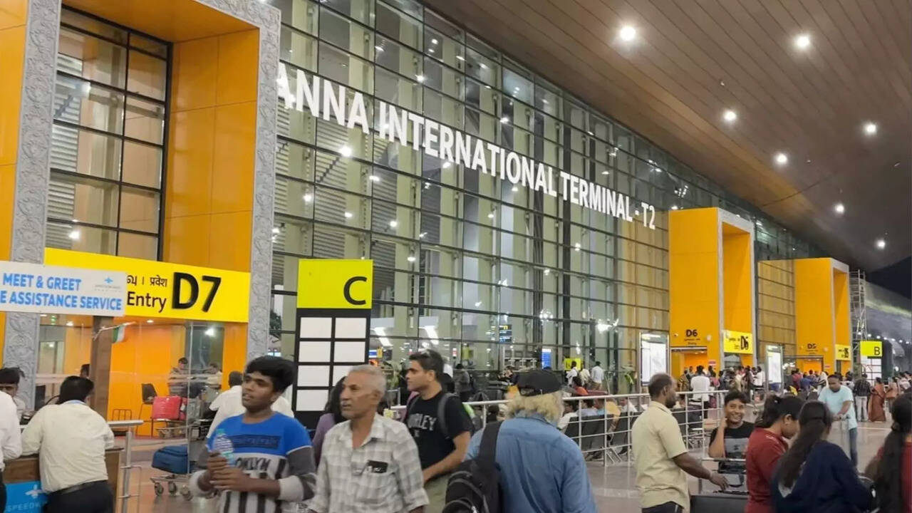  2 மாதங்களில் 267 கிலோ தங்கம் கடத்திய சென்னை யூடியூபர்.. ஏர்போர்டில் வாடகைக்கு கடை எடுத்து பகீர் சம்பவம்.. 