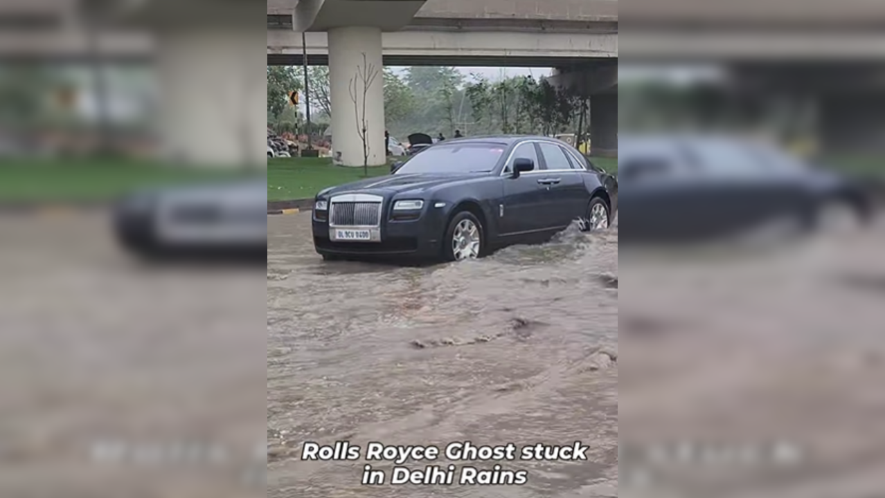 Delhi-NCR Rain alert: Rolls-Royce Struggles in Flooded Delhi