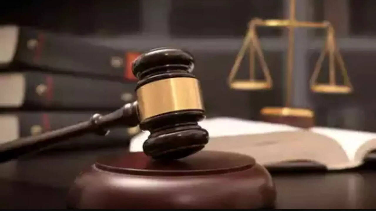  புதிதாக அமல்படுத்தப்பட்டுள்ள மூன்று குற்றவியல் சட்டங்களுக்கு தடை கோரி உயர் நீதிமன்றத்தில் வழக்கு 