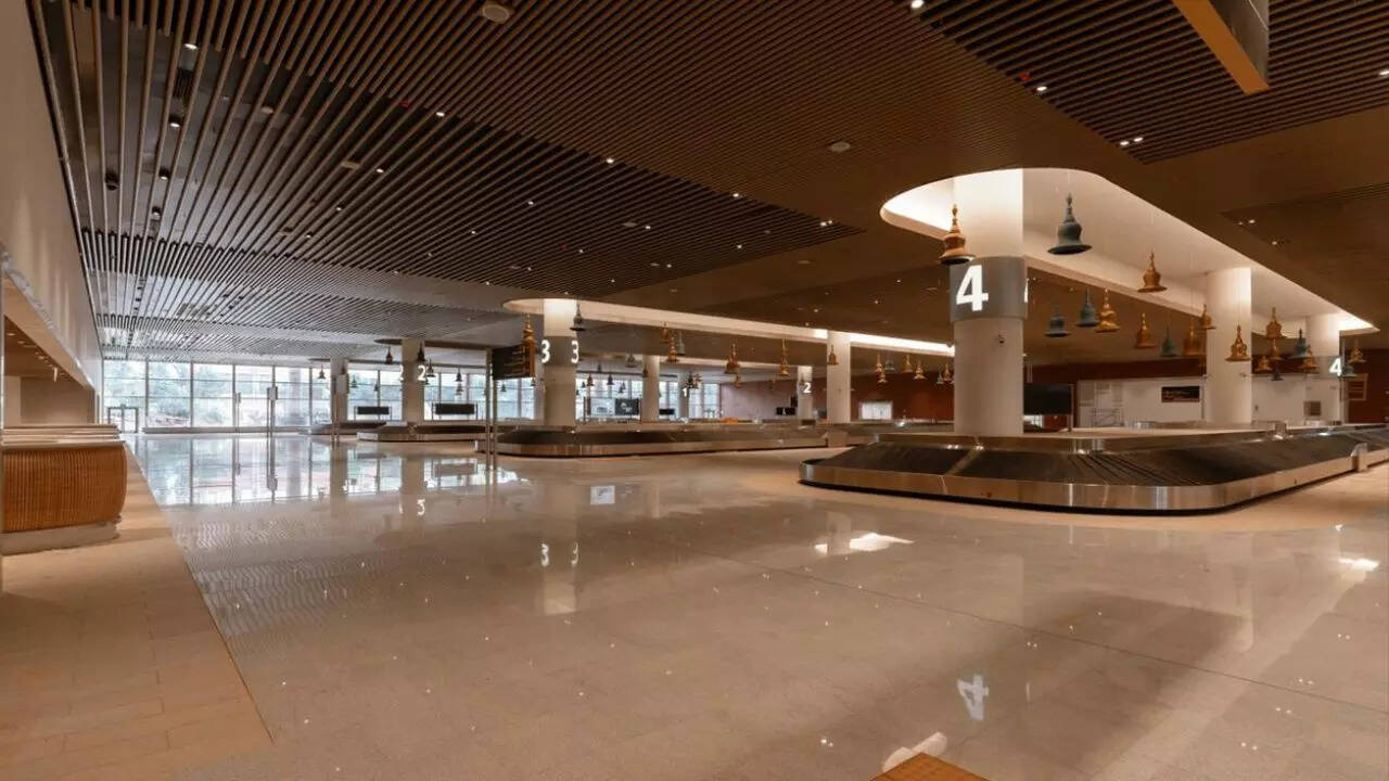 woman lauds cisf officials for finding diamond ring she lost at bengaluru airport