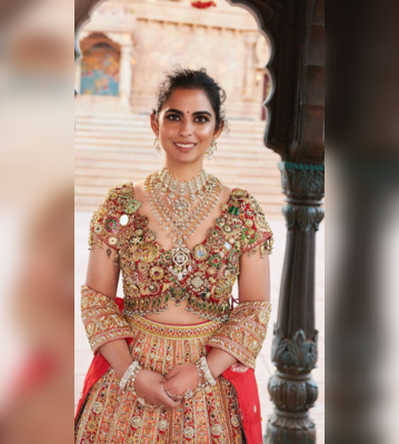 All Of Isha Ambanis Exquisite Jewellery From Anant-Radhikas Pre-Wedding