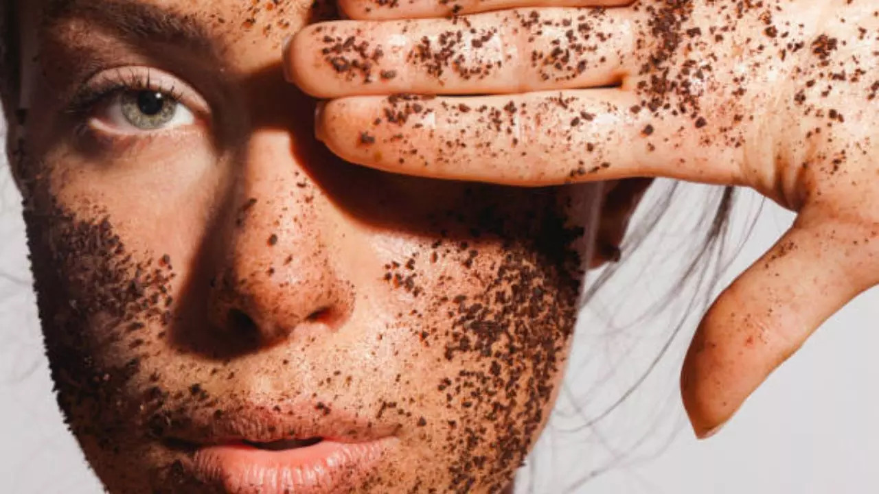 How To Make Coffee Scrubs At Home For Soft Skin