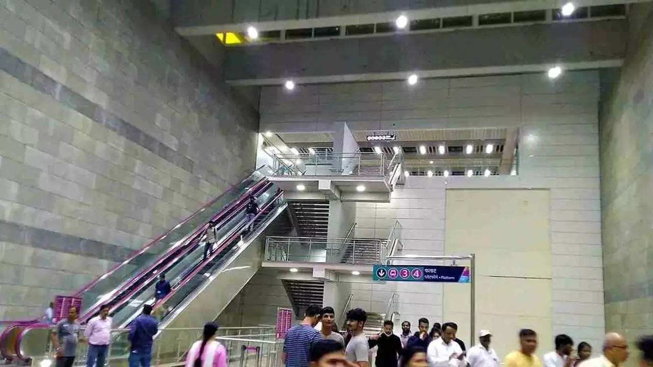 pune metro escalator accident