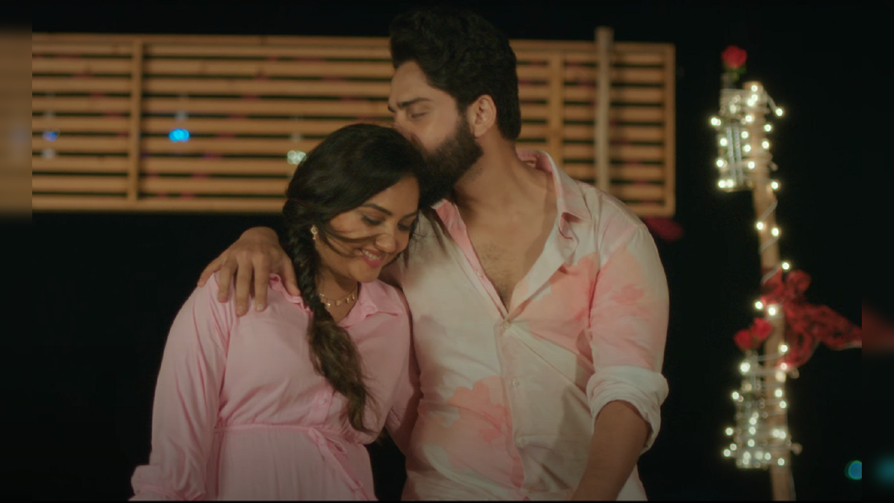 Vaarai Madhiye Song From Sonia Agarwals 7G Released Online