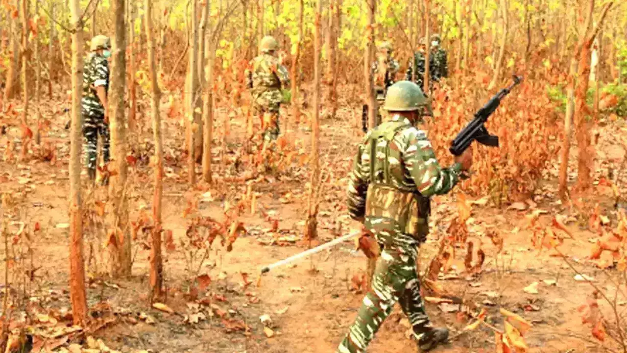 5 naxalites killed in encounter with security forces in chhattisgarh