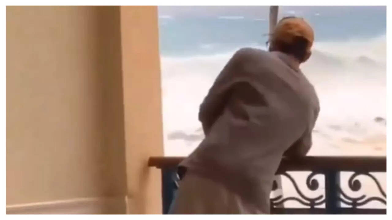 ind vs sa: ​virat kohli video calls anushka sharma to show hurricane beryl, video goes viral- watch