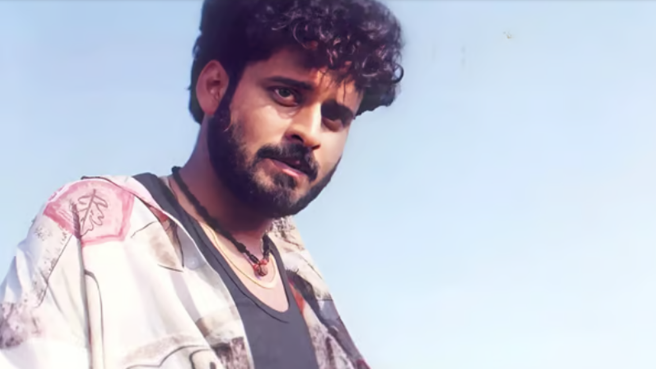 satya turns 26: how manoj bajpayee became bhiku mhatre after a small role in daud