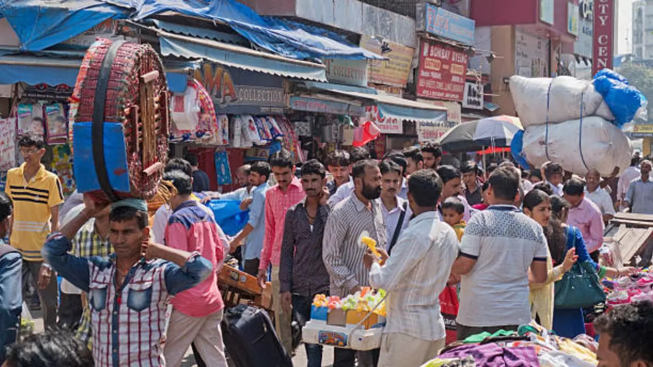 Representative Image: Unauthorized Hawkers In Mumbai