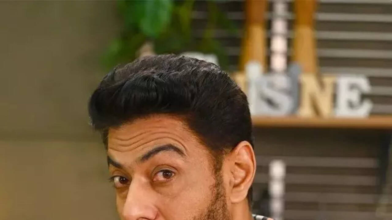 ranveer brar's viral ulta vada pav recipe for monsoon snacking
