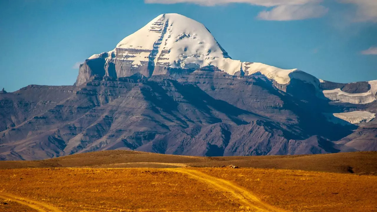 Reopened Lipulekh Pass to offer views of Mount Kailash. Credit: Canva