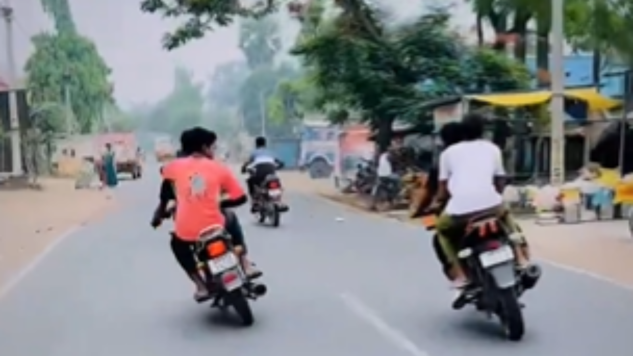 Bihar Men Drive Bikes In Zig-Zag Manner For Social Media Stunt, Police Reacts