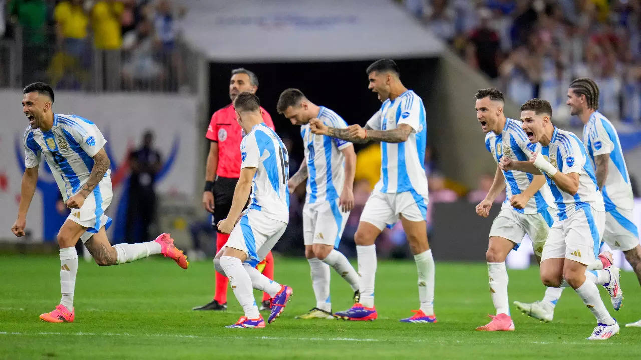 Lionel Messi misses penalty but Argentina through to Copa America semifinals