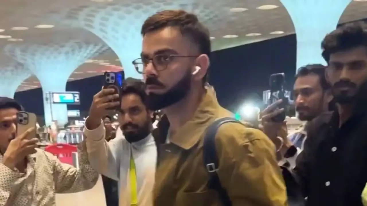 Virat Kohli Jets Off To London After India's Victory Parade In Mumbai