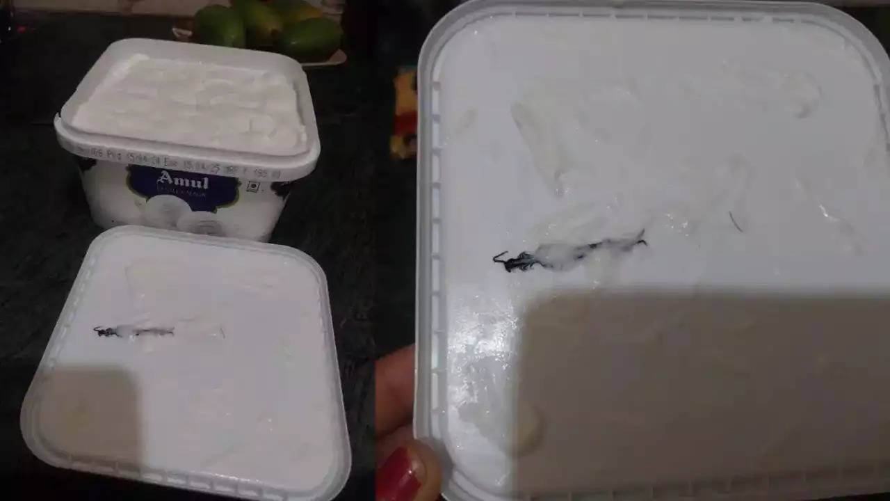 ​A woman had claimed that she found centipede inside her Amul ice cream tub that she ordered through an instant delivery app.​