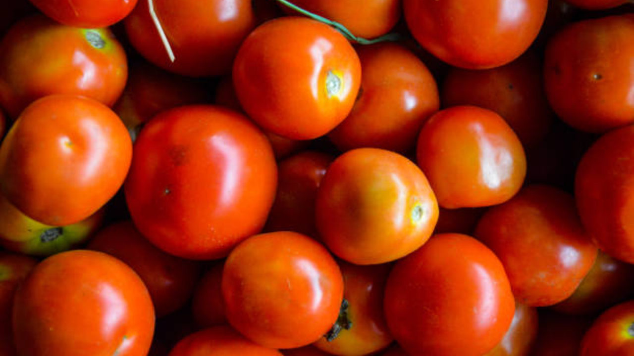 Tomato prices surge in Delhi