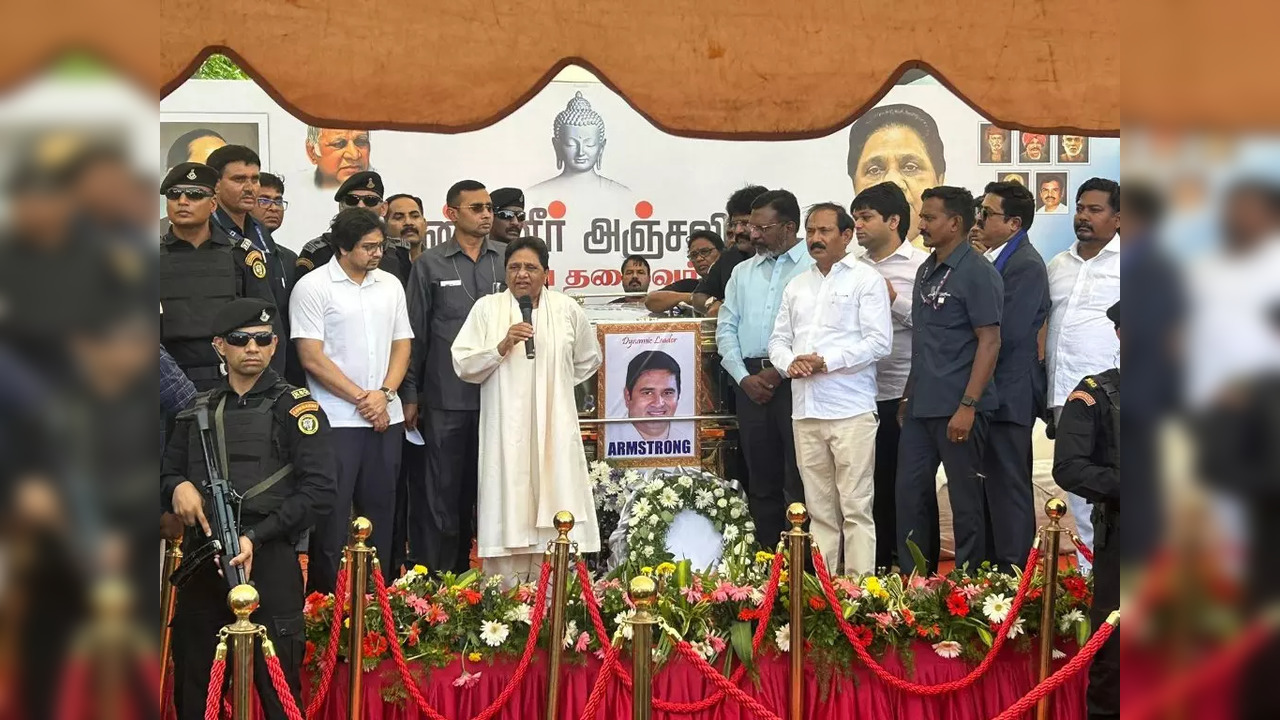 BSP national president Mayawati on Sunday paid last respects to Tamil Nadu party unit chief K Armstrong in Chennai