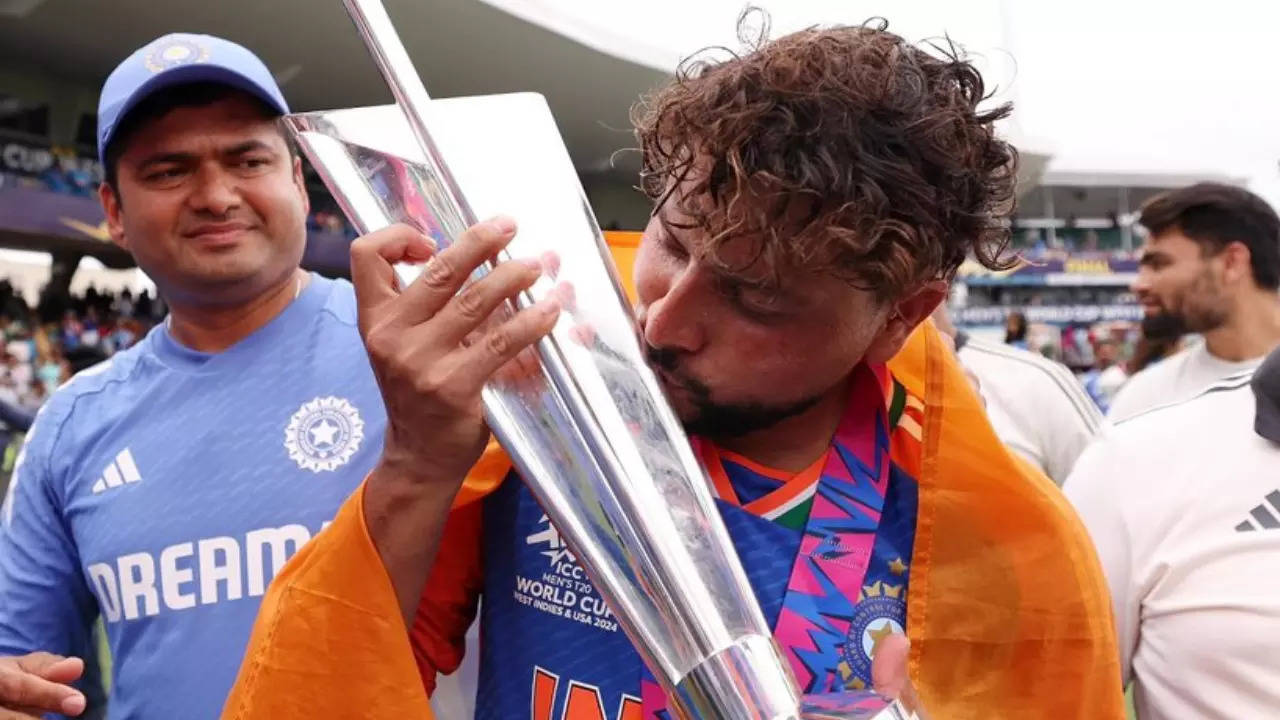 Kuldeep Yadav with T20 World Cup trophy