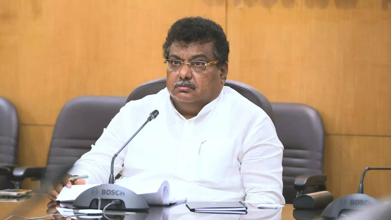 it city bengaluru to soon get second airport says infrastructure minister m b patil declares- kanakapura or tumkuru will get seond airport