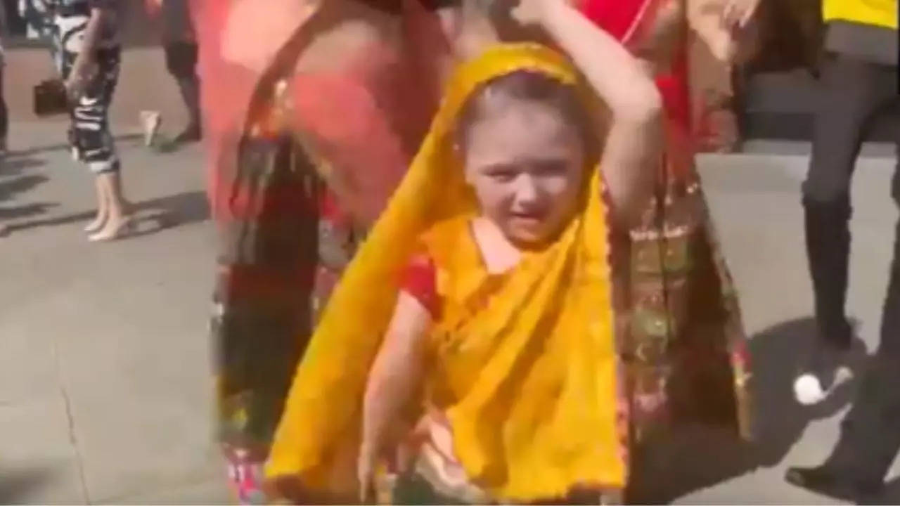 PM Modi's Moscow Visit: Energetic Bhangra Performance by Russian Girl Steals Spotlight