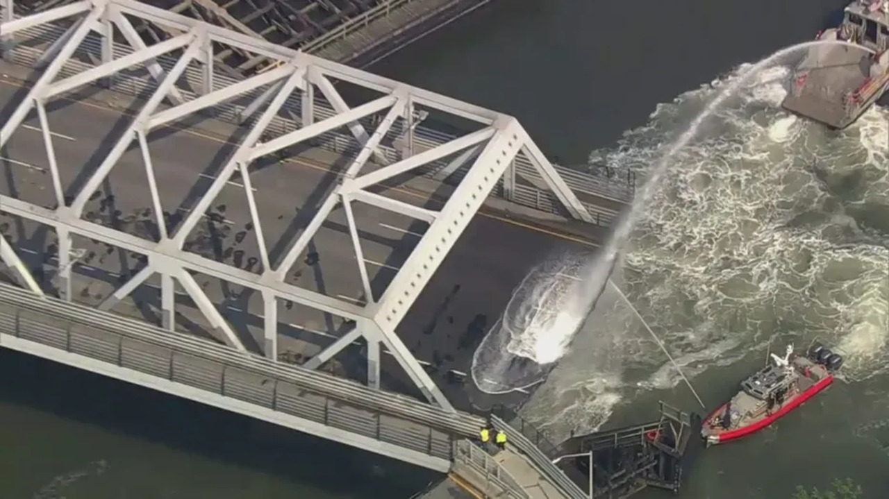 This Bridge In New York Is Stuck Open Due To High Heat