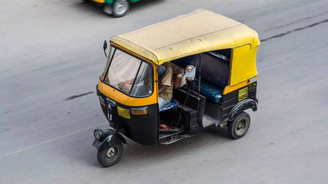 bengaluru some auto drivers targeting emotionally and cheating people