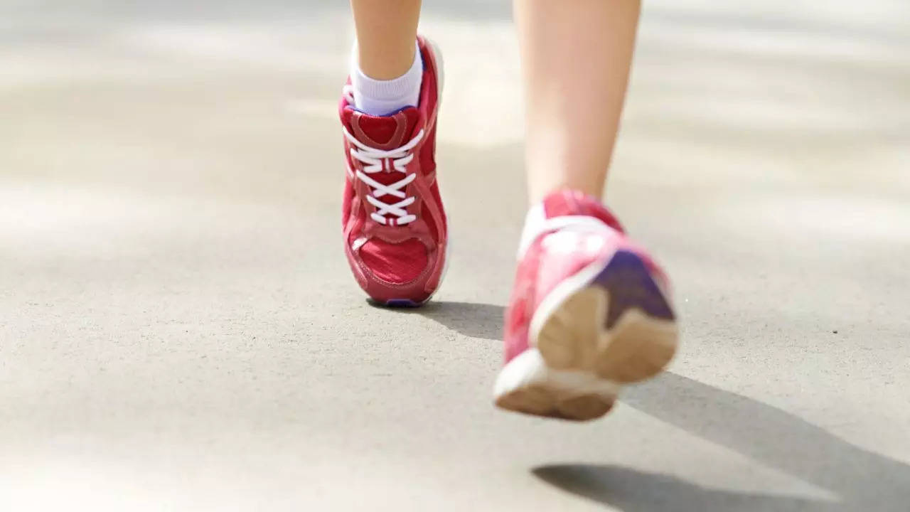 doctor reveals how walking can help burn 500 calories, reduce risk of heart disease