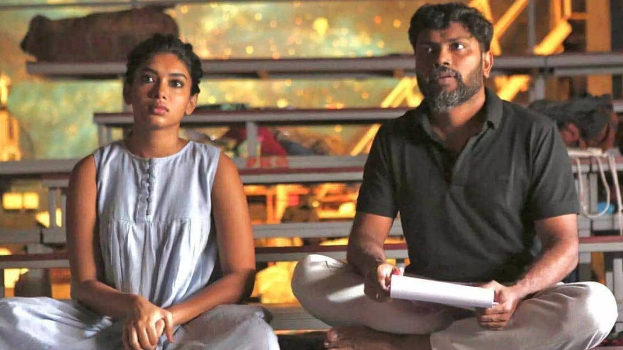  இன்னும் 9 ஆண்டுகள் தான் அப்புறம் கிளம்பிடுவேன்... அதிர்ச்சி தந்த நடிகை துஷாரா விஜயன்! 