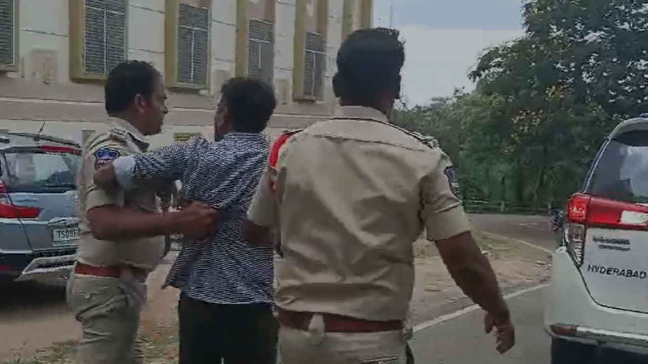 journalist 'manhandled' while covering students protest outside osmania university; video