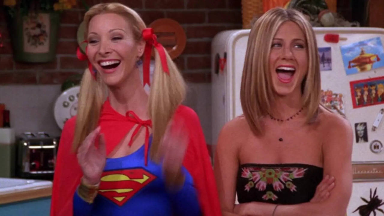 Lisa Kudrow and Jennifer Aniston in Friends