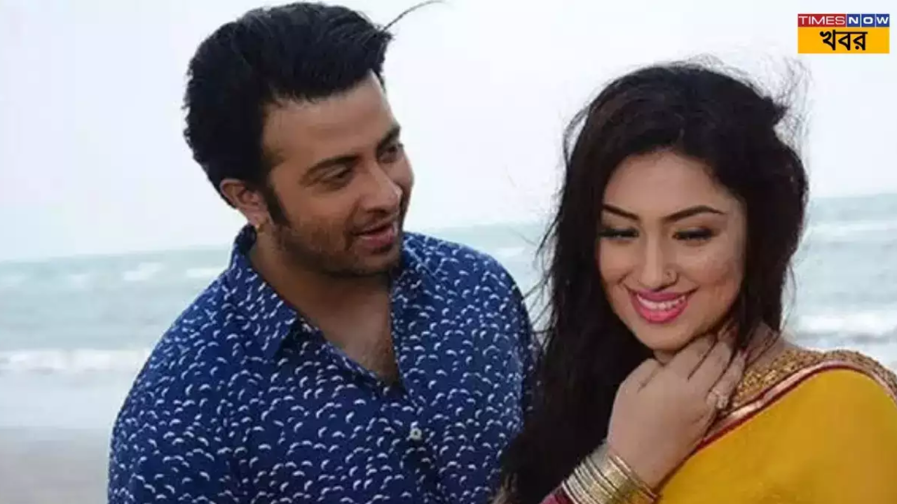 Apu Biswas-Shakib Khan: শাকিবকে জড়িয়ে ধরতে গিয়ে কী অবস্থা হয়েছিল ...