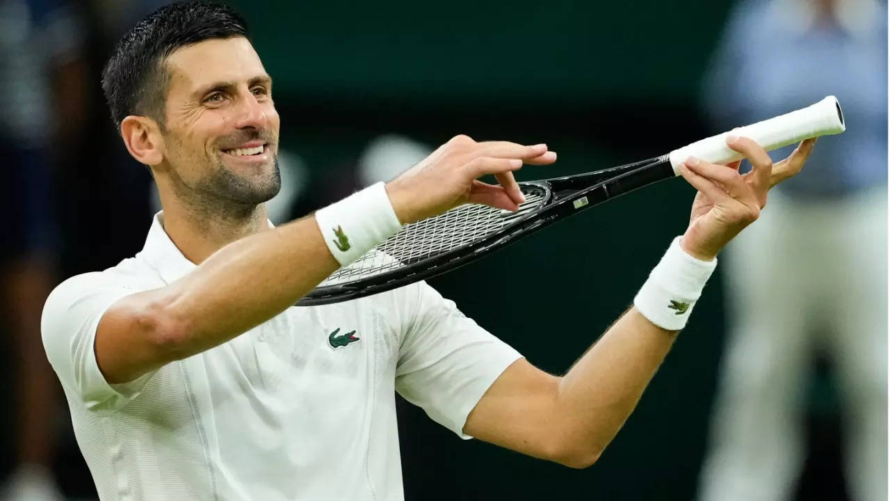 novak djokovic reaches wimbledon 2024 semi-final after alex de minaur pulls out of quarter-final due to injury