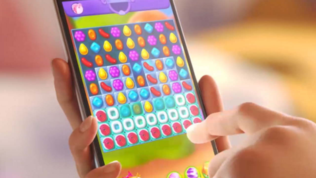 UP Teacher Suspended After App Reveals How Long He Played Candy Crush During School Hours