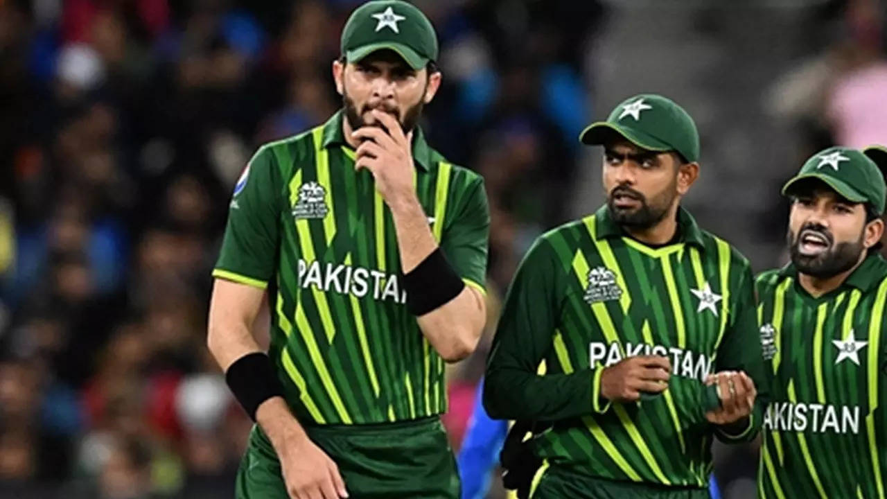 Pakistan's players Shaheen Shah Afridi, Babar Azam, Mohammad Rizwan