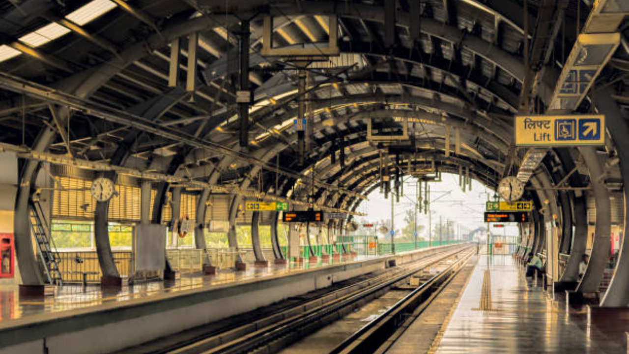 Delhi Kashmere Gate Metro