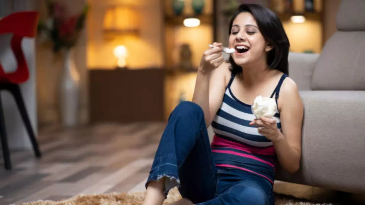 Amazing Benefits Of Sitting Crossed-legged On The Floor While Eating   