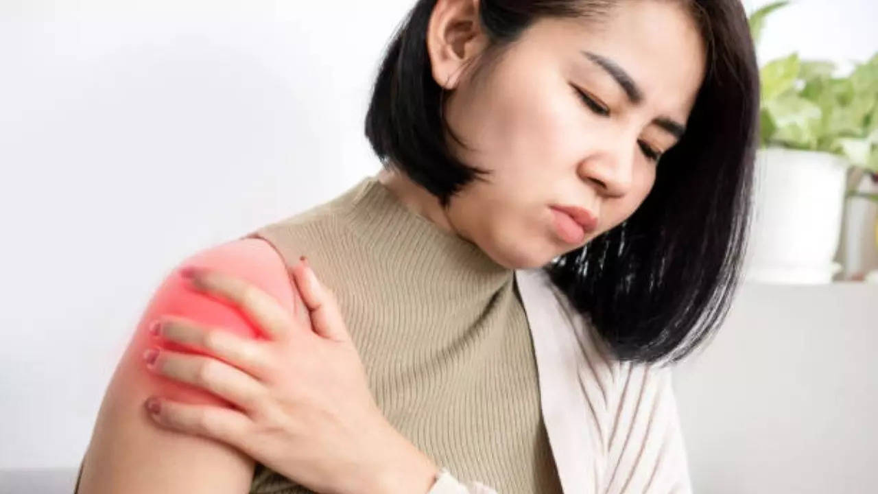 What Is Frozen Shoulder? Expert Shares Causes, Prevention Tips And Treatment