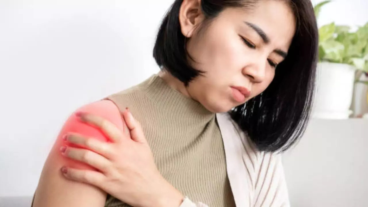 What Is Frozen Shoulder? Expert Shares Causes, Prevention Tips And Treatment