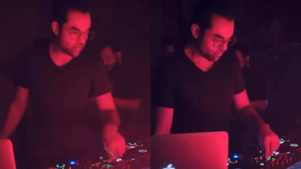 Zindagi Na Milegi Dobara Star Abhay Deol Turns DJ, Spins The Console At Kolkata Gig: Watch