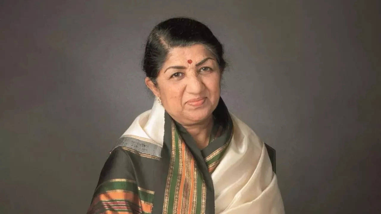 REWIND: Lata Mangeshkar’s Most Unknown, Deeply Melancholic Rain Song