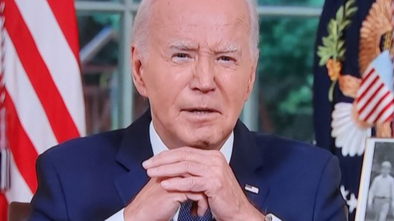 Biden's 'Missing Wedding Ring' During Oval Speech Sparks Rumors: 'All ...