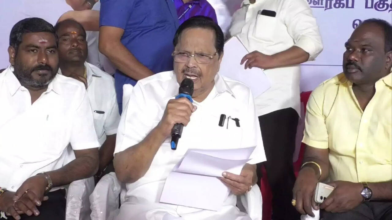  காவிரி பிரச்சனை குறித்து எடப்பாடி பழனிசாமிக்கு அதிகம் தெரியாது.. அமைச்சர் துரைமுருகன் பேட்டி 