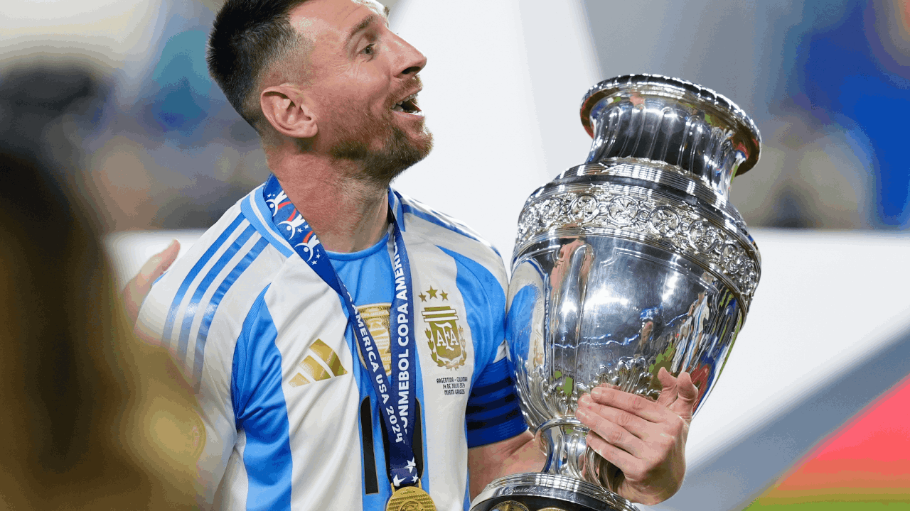 Lionel Messi copa America Trophy 2024 AP