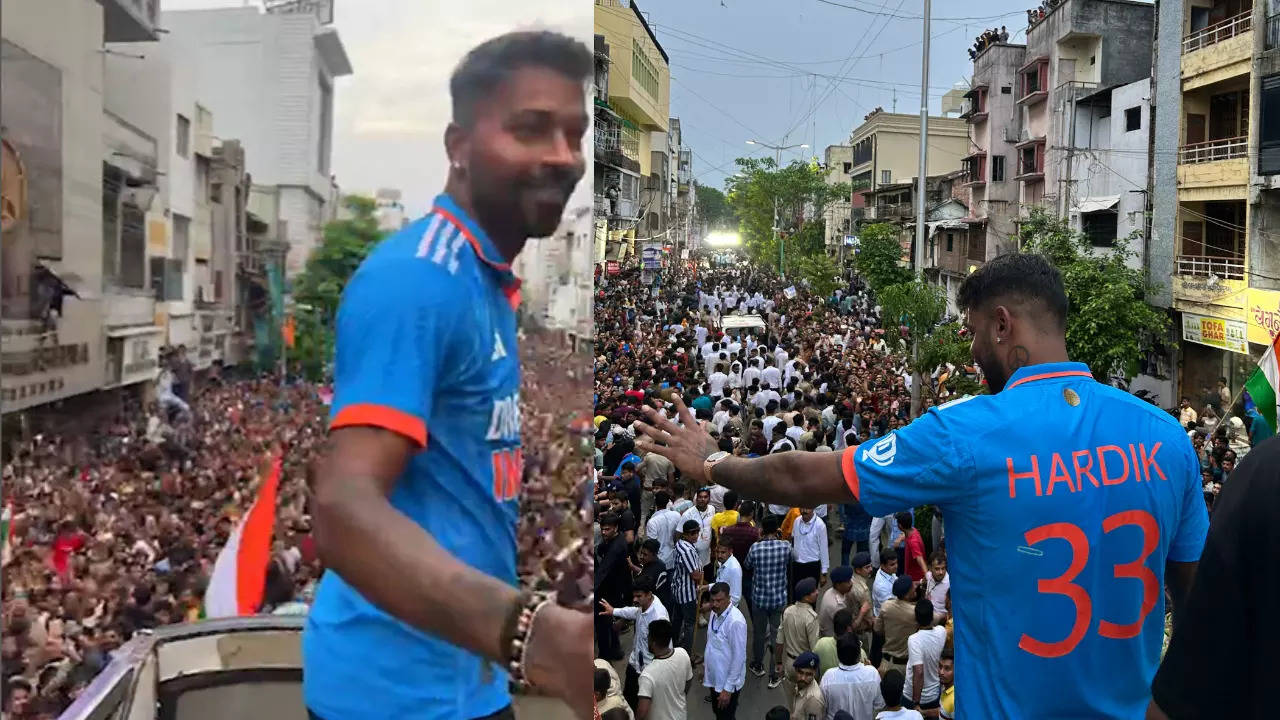 Hardik Pandya takes part in a roadshow