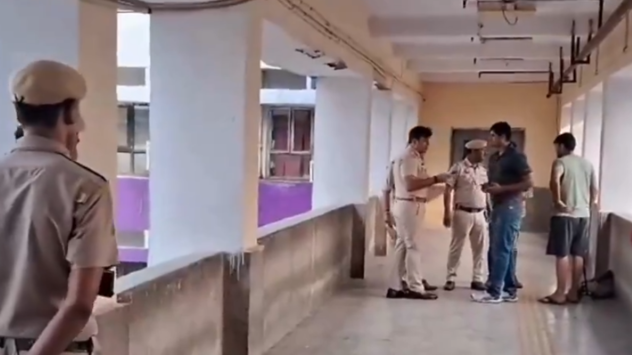 Delhi hospital shootout.