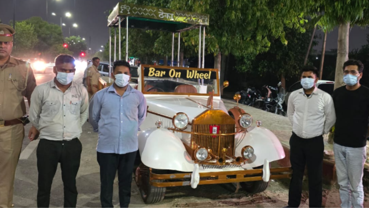 Noida men's 'bar on wheel'