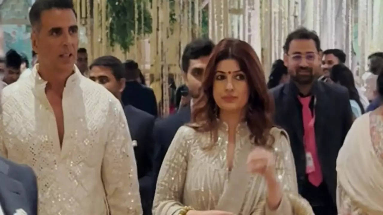 Akshay Kumar Attends Anant-Radhika's Wedding Reception With Wife Twinkle Khanna After Recovering From Covid-19