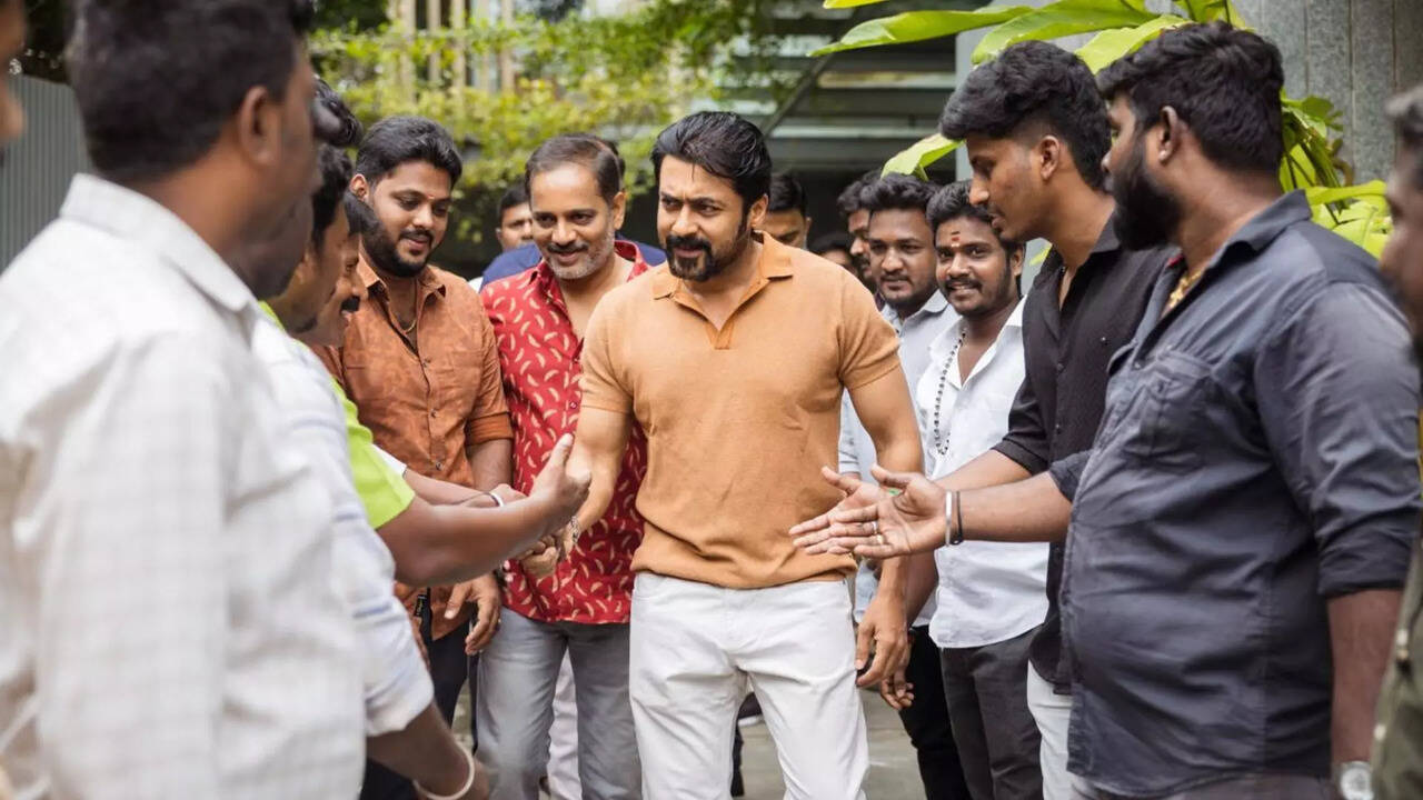  சொன்னதை செய்து காட்டிய நடிகர் சூர்யா... ரசிகர்களுடன் சேர்ந்து செய்த காரியம்! 