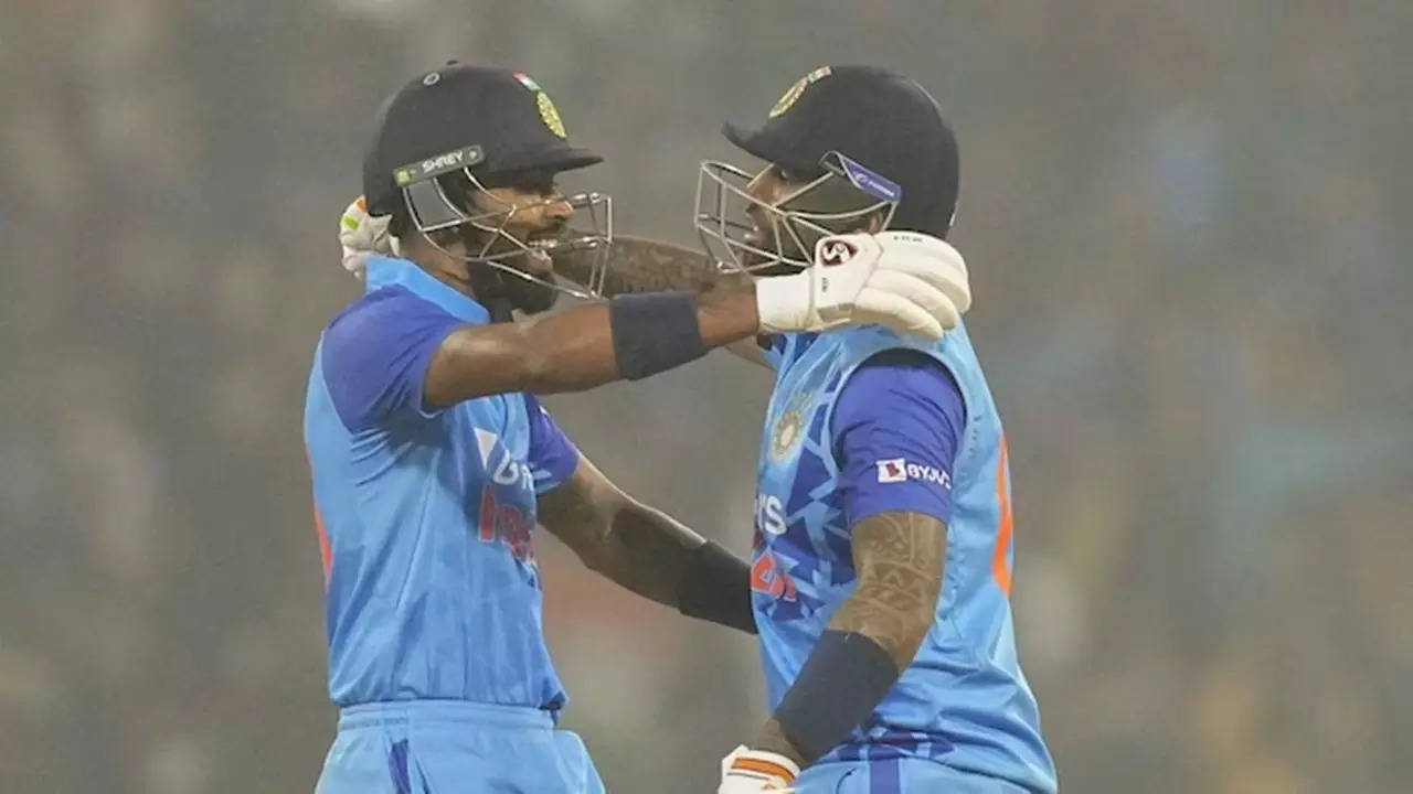 India vs Sri Lanka 2024 Suryakumar Yadav Or Hardik Pandya To Become Captain In IND vs SL T20Is